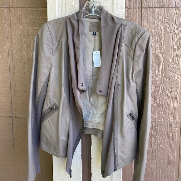 Gap NWT *Limited Edition* Jacket - Picture 2 of 10